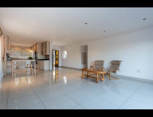 3 BEDROOM DUPLEX FOR SALE IN SUIDEROORD